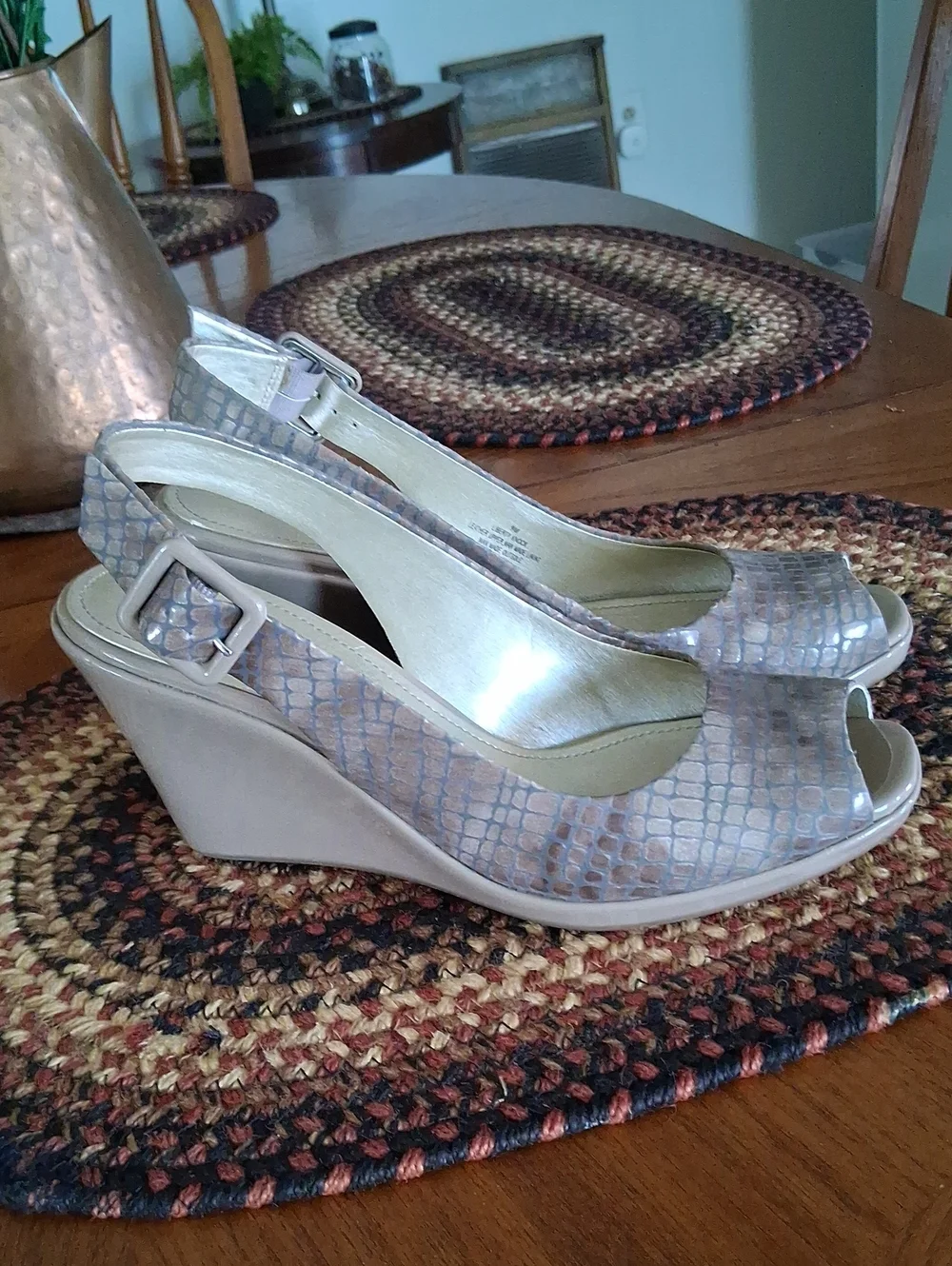 Kenneth Cole Reaction Taupe Snake-Print Peep-Toe Wedges Sz. 9